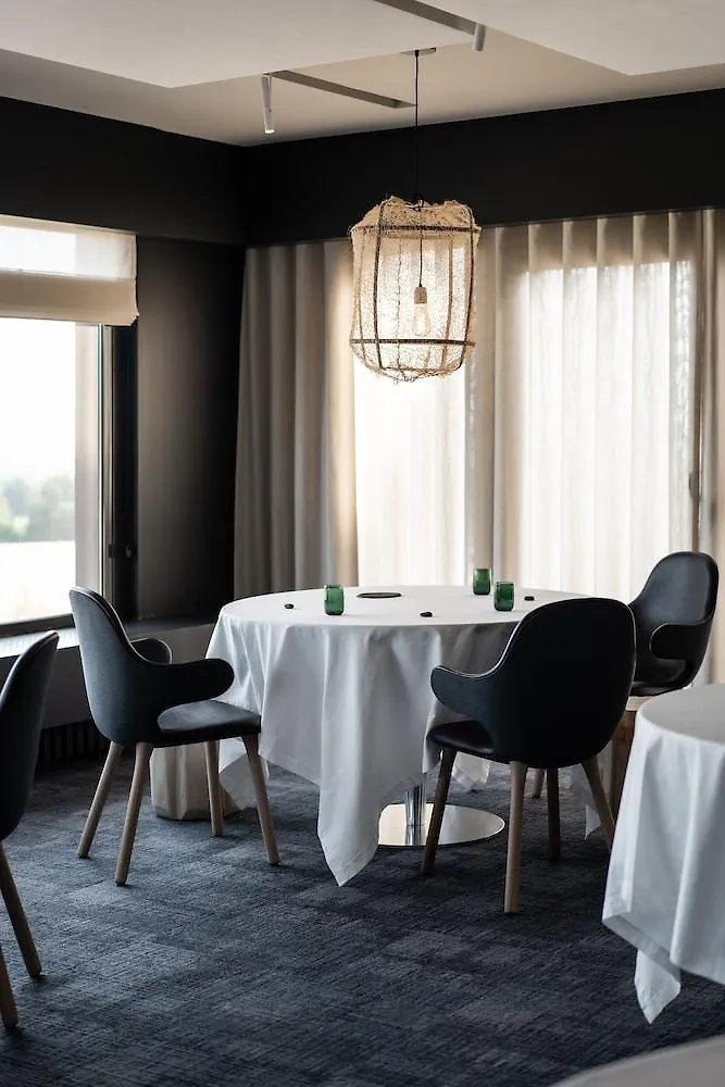 Hotel La Butte Plouider 4*,