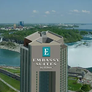 Embassy By Hilton Falls/ Fallsview מלון מפלי הניאגרה